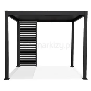 Aluminiowy panel z poziomymi regulowanymi lamelami w kolorze antracytowym zamontowany do pergoli lamelowej Gloria w wersji wolnostojącej