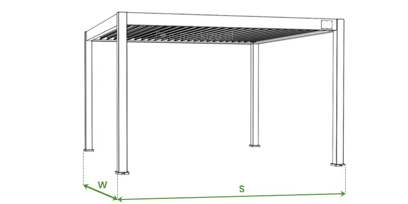 Rysunek techniczny Pergola Rubio Wolnostojąca Pomiar przedstawia schemat wolnostojącej pergoli lamelowej Rubio w wersji jednomodułowej, ukazany w rzucie perspektywicznym. Konstrukcja wspiera się na czterech pionowych słupach o kwadratowym przekroju, które podtrzymują prostokątną ramę dachową. Zadaszenie składa się z równolegle ułożonych lameli, które na szkicu są lekko uchylone, co obrazuje mechanizm regulacji kąta nachylenia dachu. Pod grafiką znajdują się zielone linie wymiarowe z oznaczeniami literowymi: S, określająca szerokość frontową konstrukcji, oraz W, wskazująca jej głębokość - wysięg. Całość została wykonana w formie czarno-białego rysunku liniowego na czystym tle, z wyraźnie zaznaczonymi detalami, takimi jak stopy montażowe u podstawy słupów oraz maskownice w narożnikach ramy górnej.