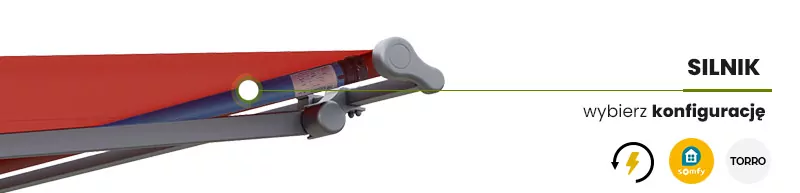 Zdjęcie przedstawia zbliżenie na mechanizm napędowy oraz ramię konstrukcyjne produktu, którym jest markiza Mezzo. Na pierwszym planie widoczny jest fragment czerwonego poszycia tkaniny nawiniętej na rurę nawojową, wewnątrz której umieszczony został silnik rurowy oznaczony białą grafiką sugerującą jego lokalizację. Konstrukcja wsporcza markizy wykonana jest z aluminium w kolorze ciemnoszarym, z widocznym przegubem ramienia oraz bocznym zakończeniem belki. Po prawej stronie obrazu znajduje się sekcja informacyjna z napisem SILNIK oraz wezwaniem do wyboru konfiguracji, uzupełniona ikonami symbolizującymi zasilanie elektryczne oraz logotypami systemów sterowania Somfy i Torro. Całość ukazana jest na czystym, białym tle, co podkreśla techniczne detale budowy markizy.