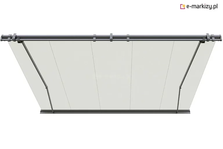 Wizualizacja produktowa 3D przedstawiająca od dołu konstrukcję rozłożonej markizy tarasowej Palladio, wyeksponowaną na czystym, białym tle. Na pierwszym planie widoczne są równomiernie rozmieszczone wzdłuż aluminiowej belki kwadratowej uchwyty mocujące systemu, przeznaczone do stabilnej instalacji ściennej lub sufitowej. Cały stelaż markizy, włączając w to kasetę ochronną, profilowaną belkę przednią oraz symetrycznie rozstawione ramiona przegubowe, charakteryzuje się nowoczesnym, ciemnoszarym wykończeniem w odcieniu matowego grafitu lub antracytu. Poszycie zadaszenia stanowi gładka, jednolita tkanina akrylowa w jasnym, niemal białym kolorze, podzielona pionowymi liniami łączeń na symetryczne panele materiału. Dolna perspektywa grafiki dokładnie prezentuje inżynieryjną budowę osłony przeciwsłonecznej, rozkład punktów montażowych, anatomię ramion rozporowych oraz optymalne napięcie jasnego materiału na całej szerokości konstrukcji.
