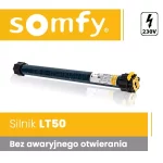 Zdjęcie prezentuje profesjonalny napęd elektryczny uznanej marki Somfy, model LT50, przeznaczony do automatyzacji osłon przeciwsłonecznych typu Veranda. Silnik rurowy posiada solidną obudowę w kolorze ciemnogranatowym z naklejoną białą etykietą techniczną zawierającą parametry pracy i certyfikaty. Obie końcówki napędu wyposażone są w czarne głowice z tworzywa o wielokątnym profilu, przy czym jedna z nich posiada charakterystyczne żółte elementy regulacyjne służące do ustawiania położeń krańcowych. Grafika zawiera żółte panele informacyjne: górny z białym logotypem Somfy oraz dolny z nazwą Silnik LT50. Pod nim umieszczono szary pasek z dopiskiem Bez awaryjnego otwierania, co precyzuje funkcjonalność tego konkretnego modelu. W prawym górnym rogu znajduje się ikona błyskawicy w ramce z oznaczeniem 230V, wskazująca na standardowe zasilanie sieciowe urządzenia.