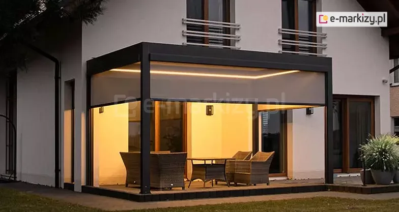 Pergola może być wyposażona w oświetlenie LED oraz zabudowana refleksolami Ziiip