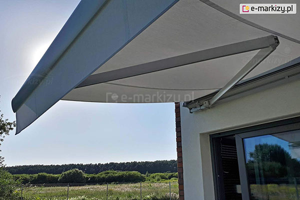 Terrace Awning Palladio Realization Made-to-measure valuation company selt awnings in a cassette