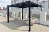 Czterometrowa pergola z zadaszeniem lamelowym sterowanym ręcznie w kolorze grafitowo-czarnym outlet