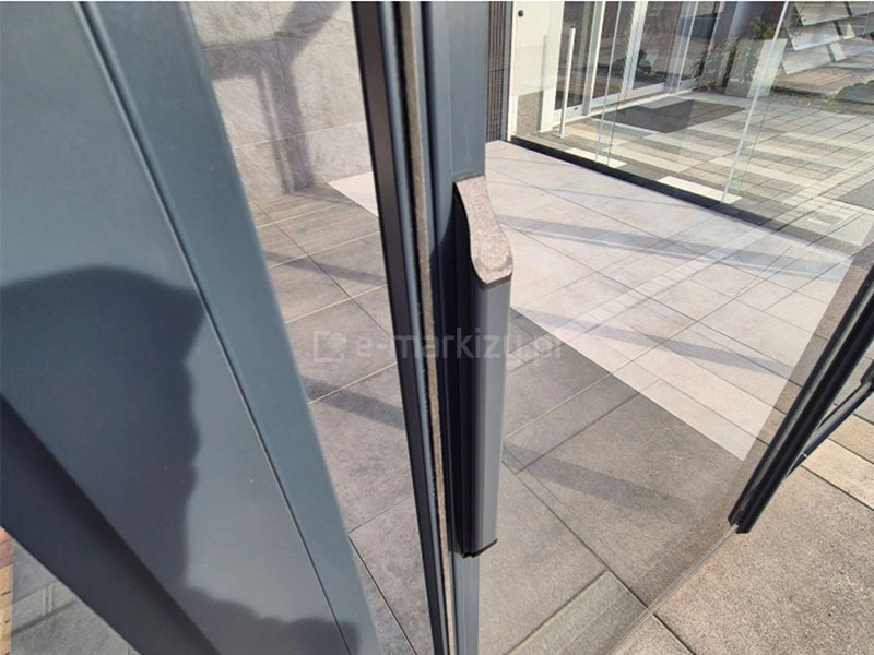 Estetyczny pochwyt do przesuwania paneli sotro 1 selt