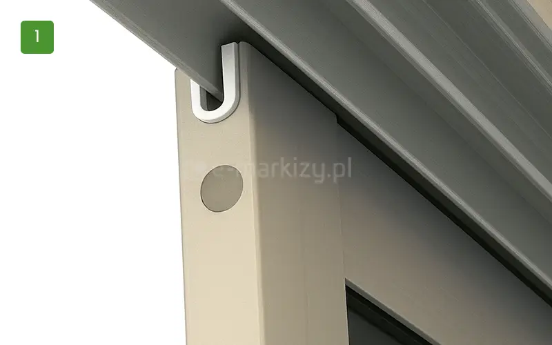 Sposób instalacji skrzydła Sotro z wypełnieniem na torze górnej prowadnicy