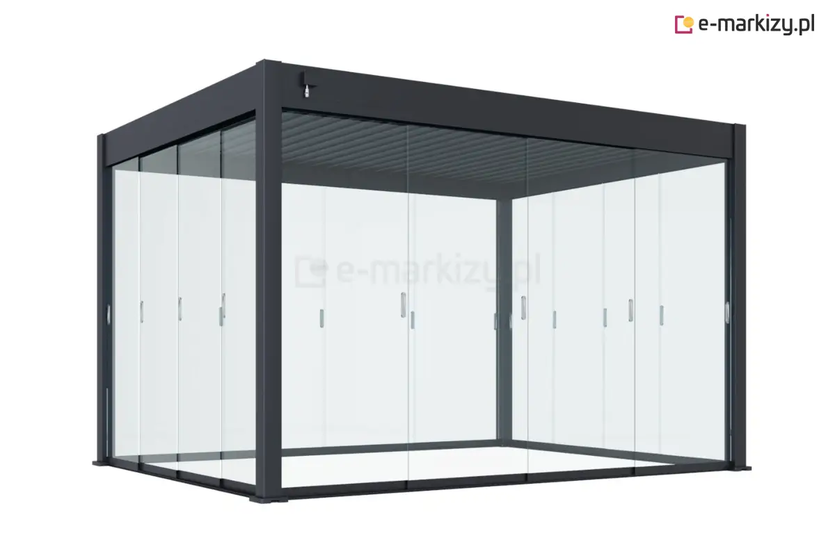 Nowoczesna pergola tarasowa Marlo w pełnej zabudowie szklanej z czterech stron – system bezramowych przesuwnych drzwi tworzy transparentną ścianę, zapewniając ochronę przed wiatrem i deszczem oraz elegancki wygląd tarasu.