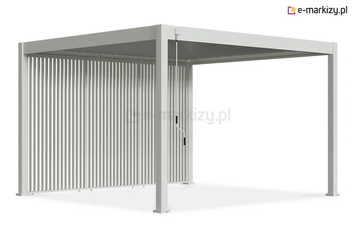 Stalowa zabudowa boczna tarasu z pionowymi panelami żaluzjowymi do pergoli Marlo – stylowa i trwała osłona przeciwsłoneczna.