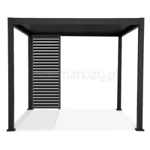 Aluminiowy panel z poziomymi regulowanymi lamelami w kolorze antracytowym zamontowany do pergoli lamelowej Gloria w wersji wolnostojącej