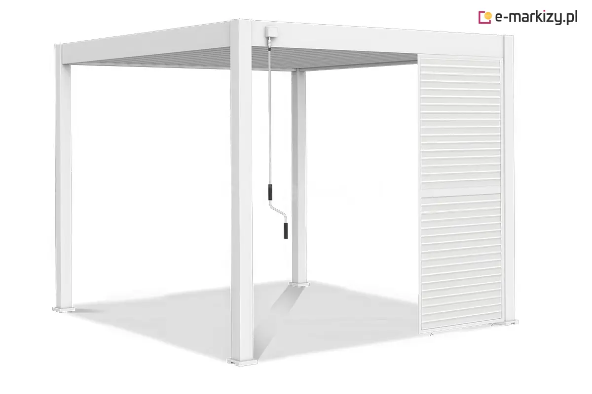 Lamelowa pergola tarasowa Marlo z ruchomymi deseczkami typu shutters w kolorze białym